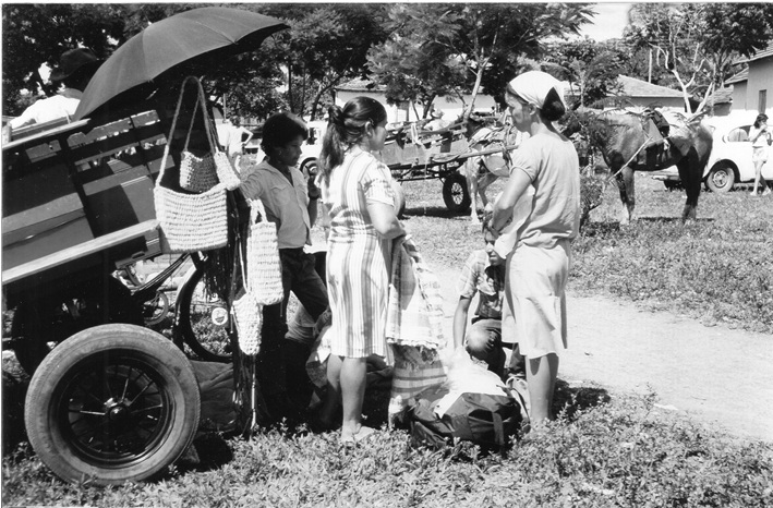 Imagem da peça 0049- Artesãos na Feira do Troca